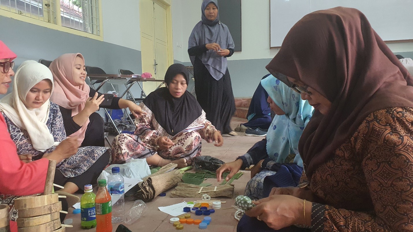 Inovasi dalam Pembelajaran: Mahasiswa PG PAUD UNIBA Kembangkan Alat Permainan Edukatif Berbasis Loose Parts